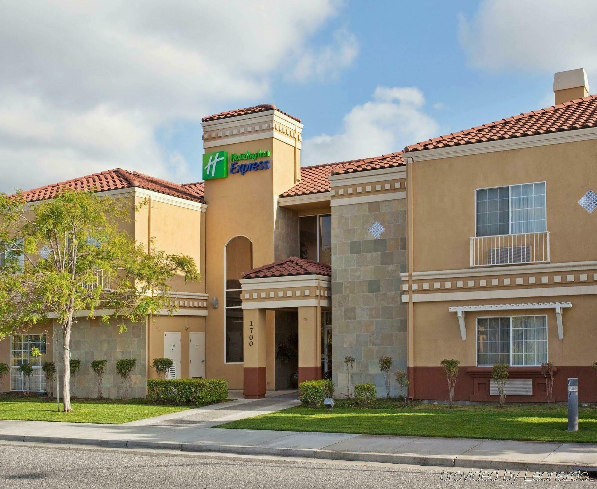 Holiday Inn Express & Suites Santa Clara By Ihg Екстер'єр фото